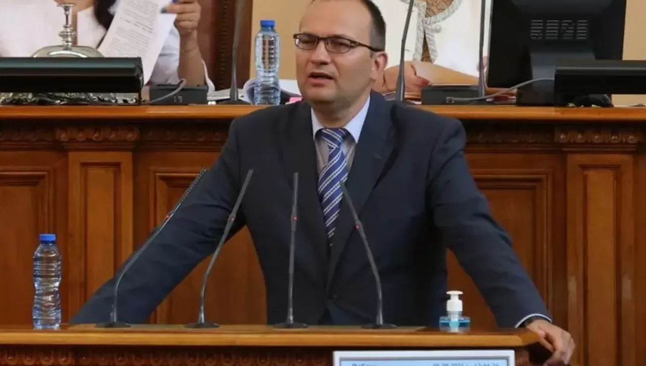 Мартин Димитров: Кабинетът трябва да има ясен план, за да не стигнем до криза с горивата