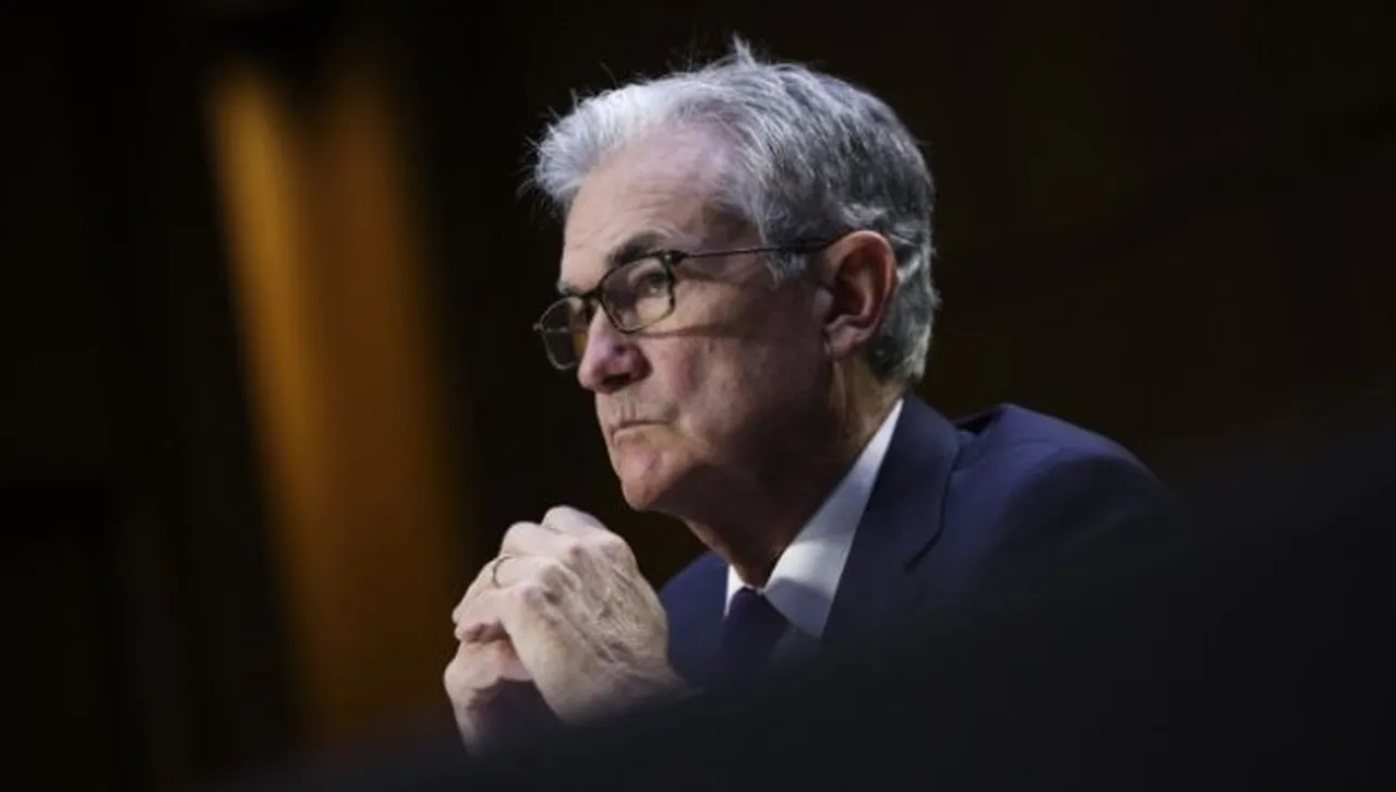 Доларът падна до тригодишно дъно вследствие финансовата политика на Тръмп