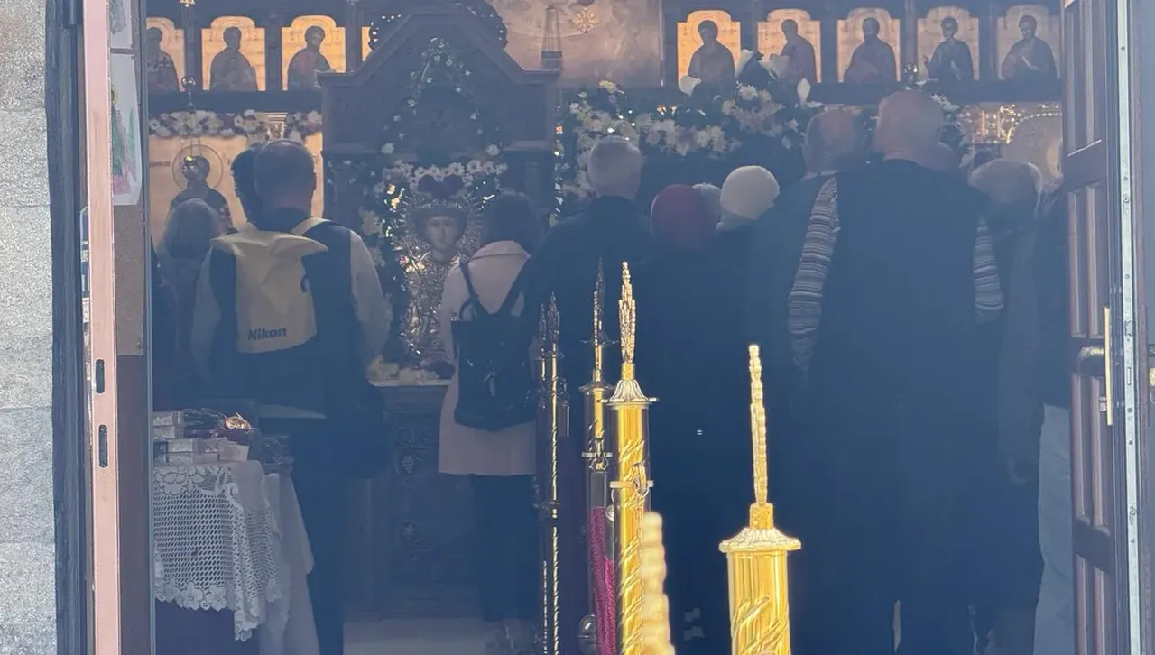 Стотици вярващи се поклониха пред мощите на Св. Георги Победоносец