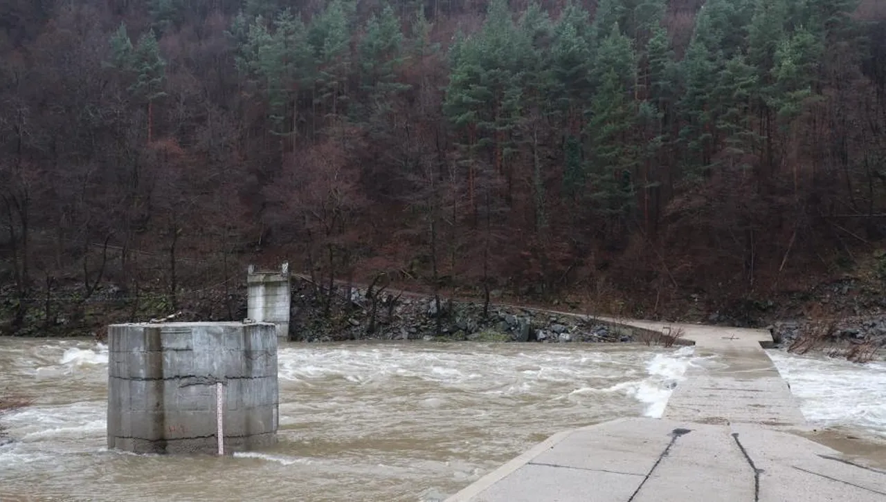 Частично бедствено положение в Родопите: Преливат язовири