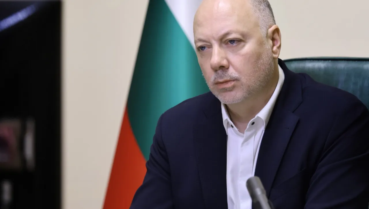 Желязков: Сядаме на масата на преговорите и търсим златното сечение за бюджета