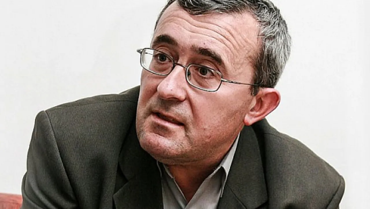 Какво се мъти и измътва от динозавърското яйце „Тръмп“