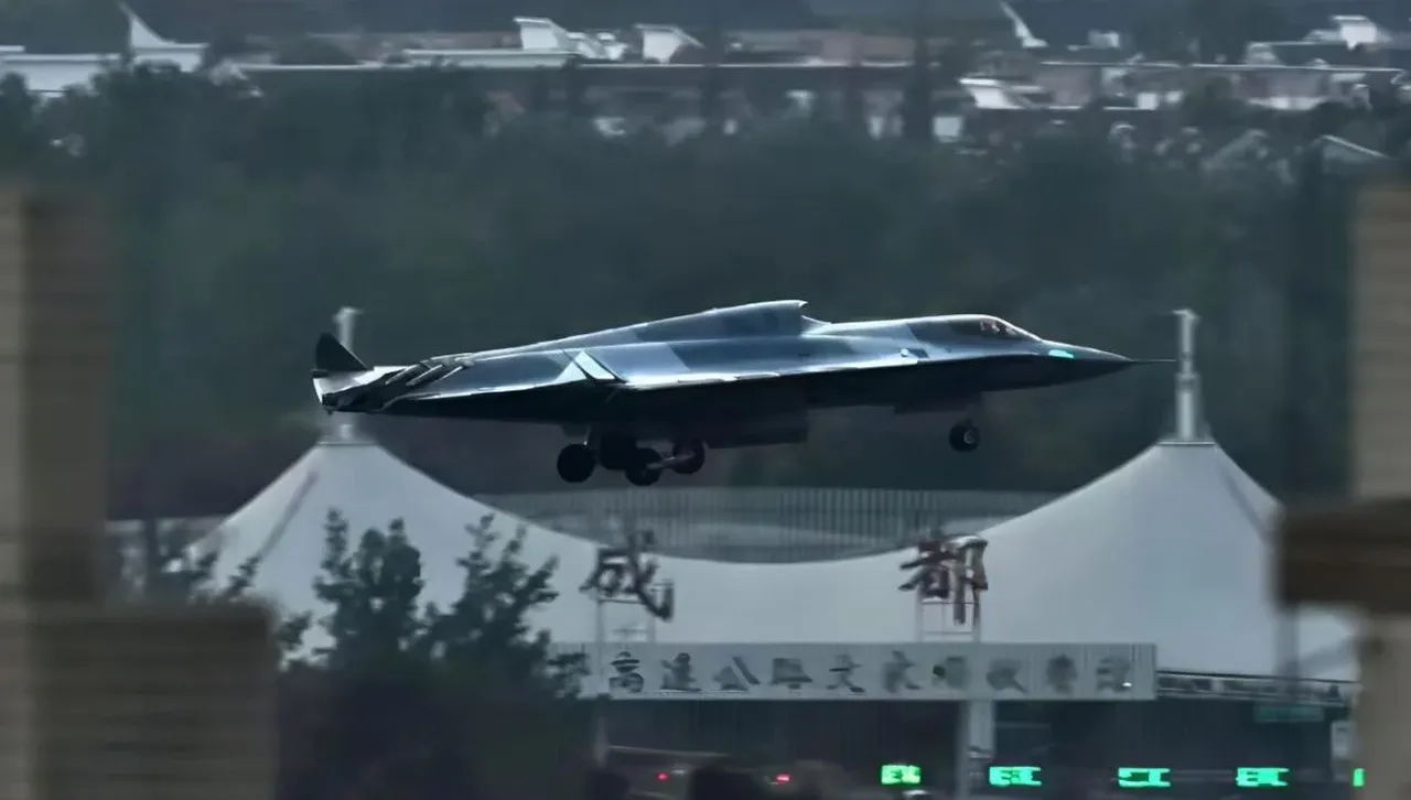 В мрежата изтекоха първите детайлни снимки на китайския  “изтребител от ново поколение” J-36