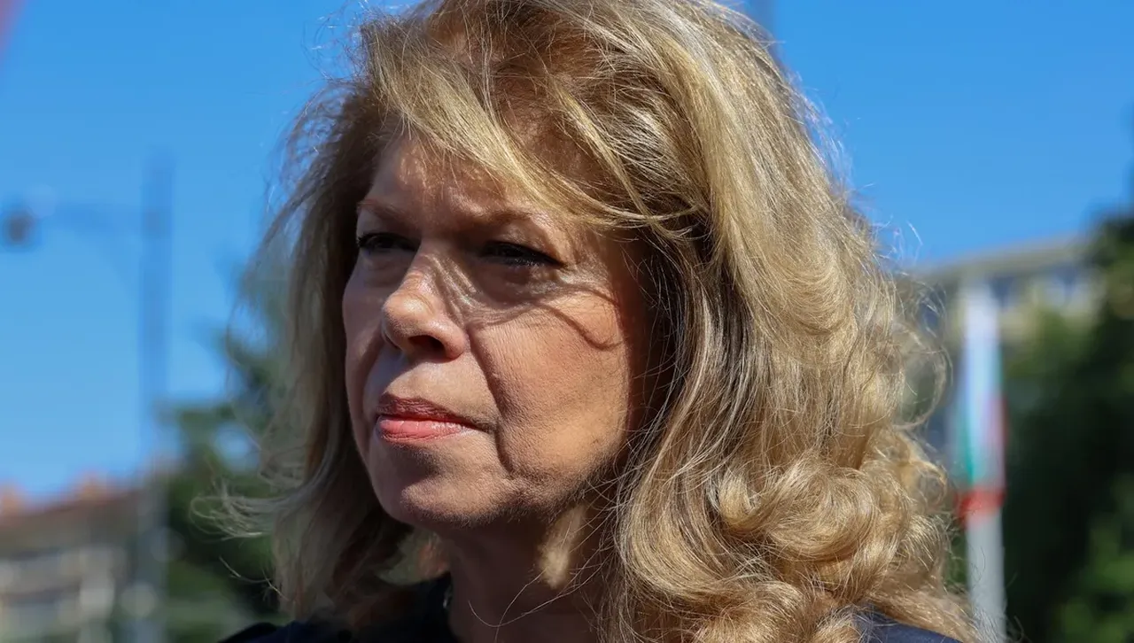 Йотова: Загубим ли "Лукойл", ще се окажем в изключително трудна ситуация