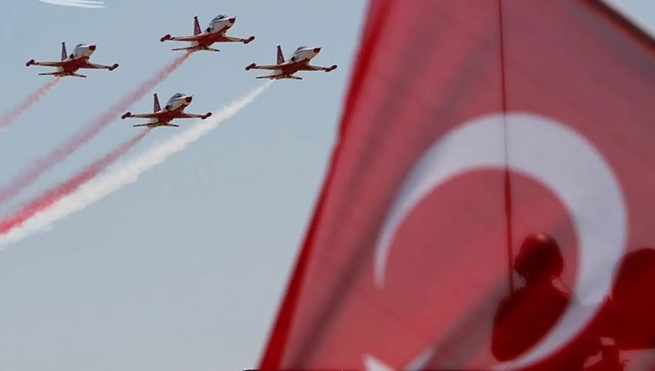 Турция се споразумя да продаде на Индонезия 48 изтребителя собствено производство