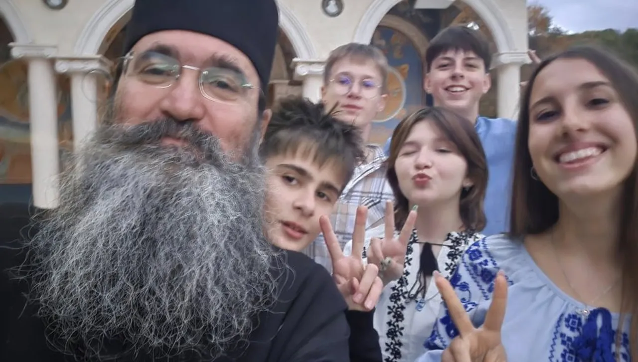 Деца от прифронтовата полоса в Украйна гостуваха на Църногорския манастир 