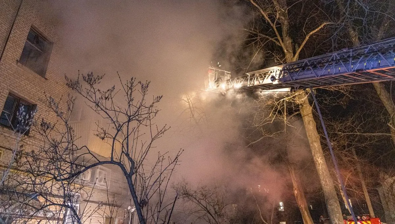 В резултат на ударите в Индустриалния район е повредено общежитие