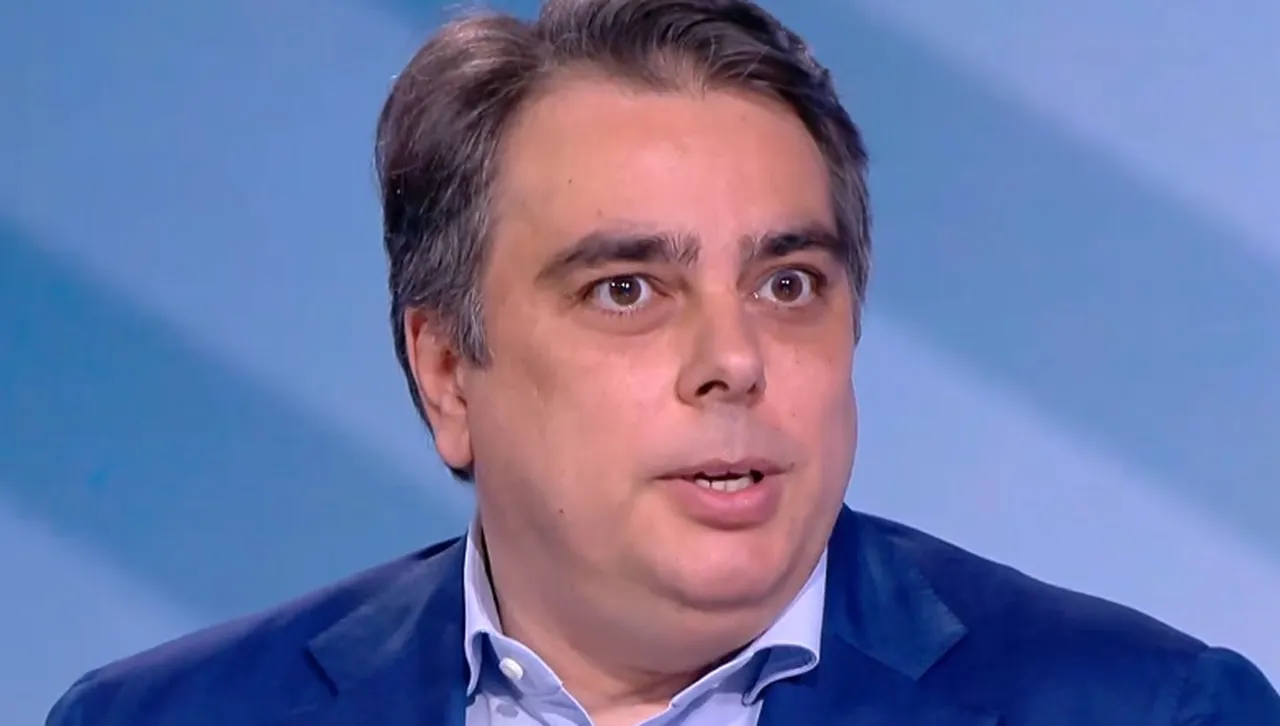 Асен Василев зове Бойко Борисов: Оттеглете този бюджет, не взривявайте страната