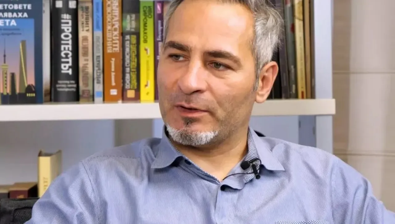 Любомир Стефанов: Ако САЩ и Русия се договарят за "Лукойл, никой няма да даде парче от тортата на България