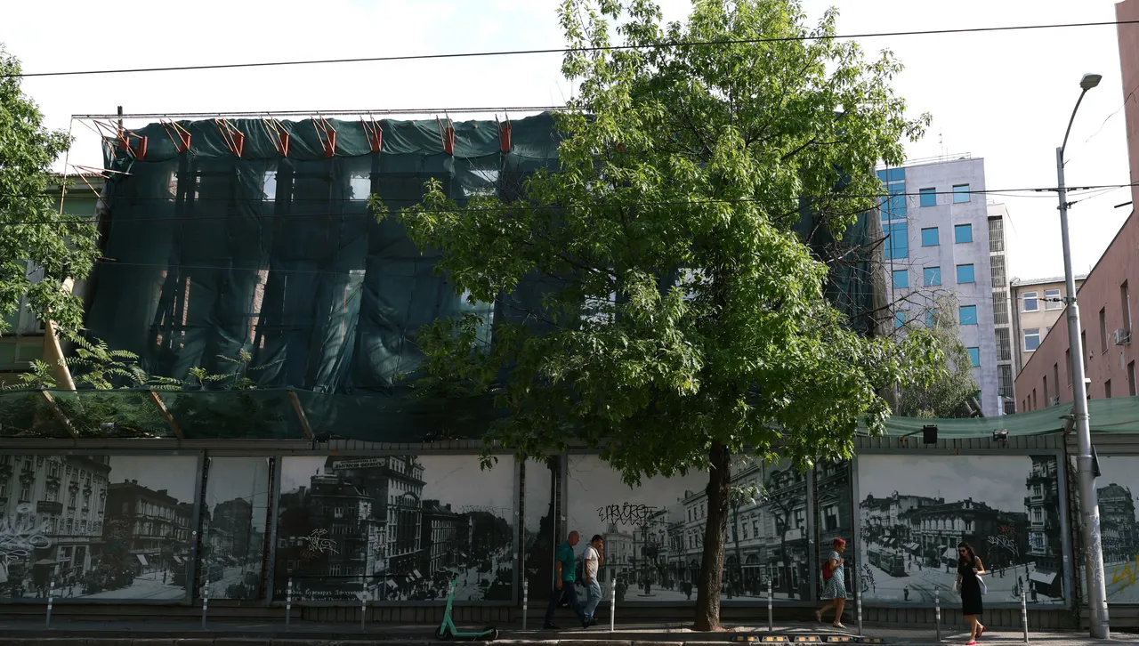 Край на 20-годишната сага: Държавата си върна амфитеатъра на Сердика, гарантира опазването му