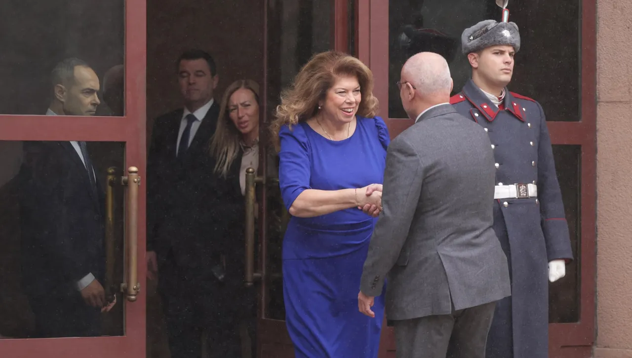 По късно през деня се очаква държавният глава да проведе