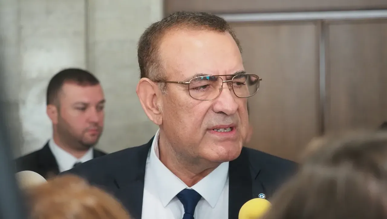 ДПС-Доган решава днес ще подкрепя ли кабинета