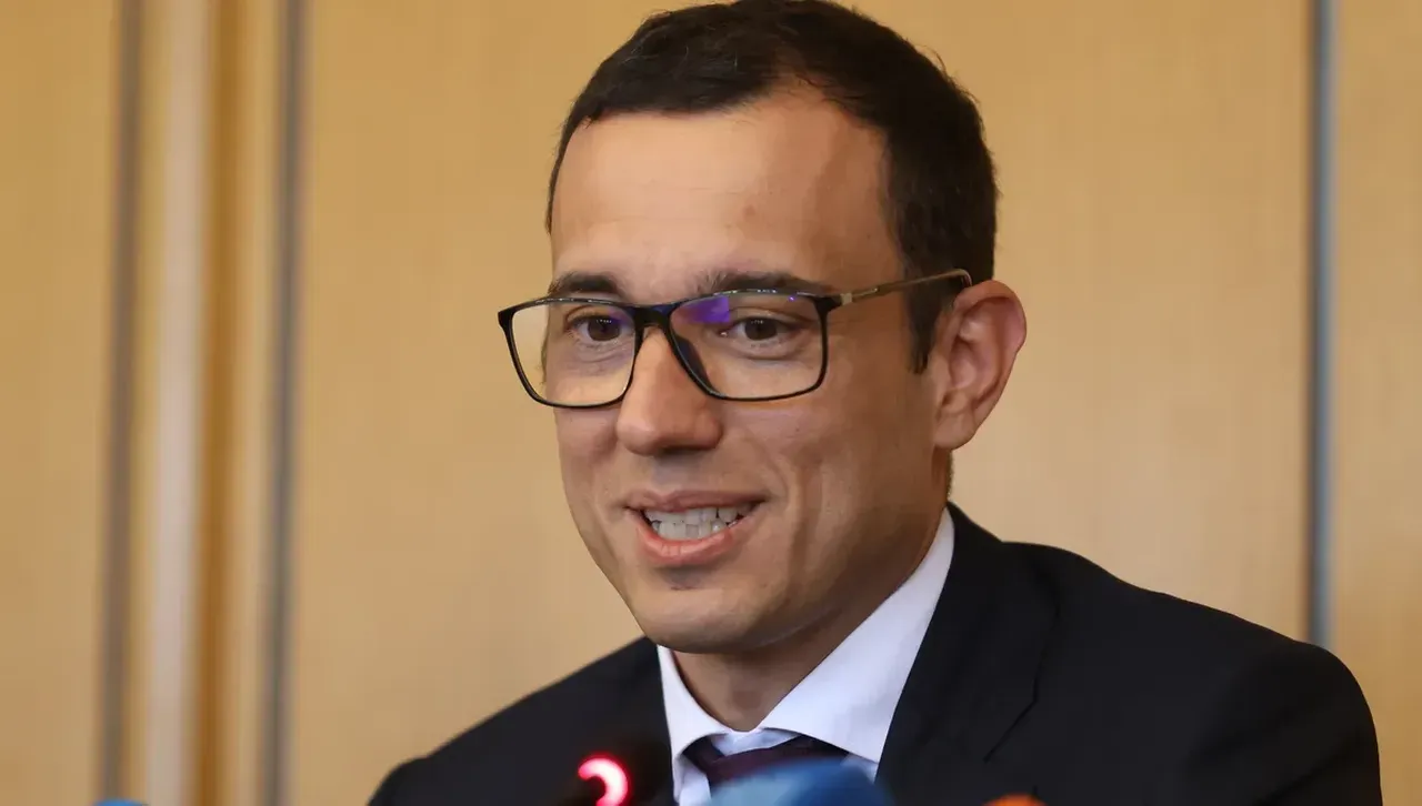 Васил Терзиев се надява да приемем еврото от 2026, не са го канили за президент