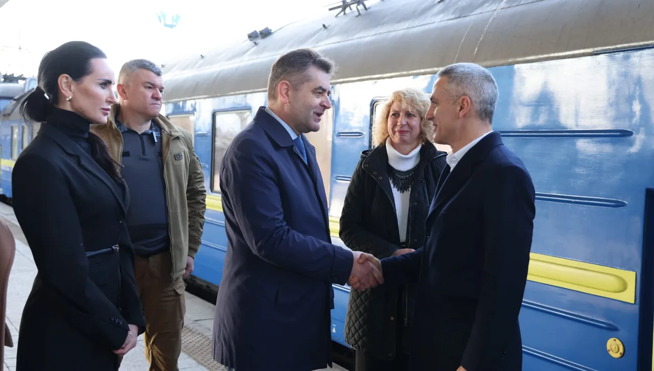 Гюров и министри от кабинета пристигнаха на посещение в Украйна