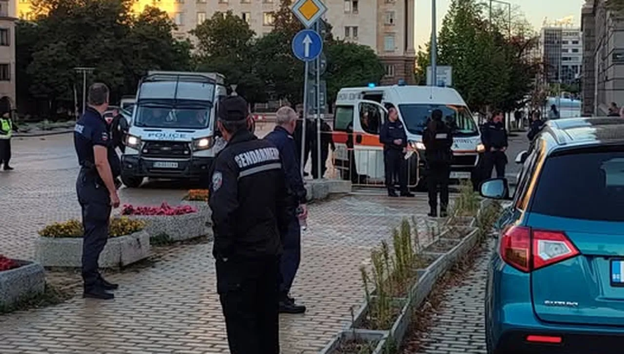 Полицай почина, докато охранява протеста на ПП пред НС