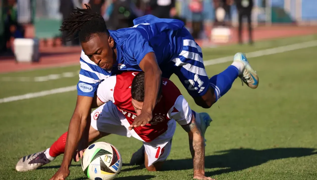 Столицата осъмна с билбордове в подкрепа на ЦСКА срещу "сините"