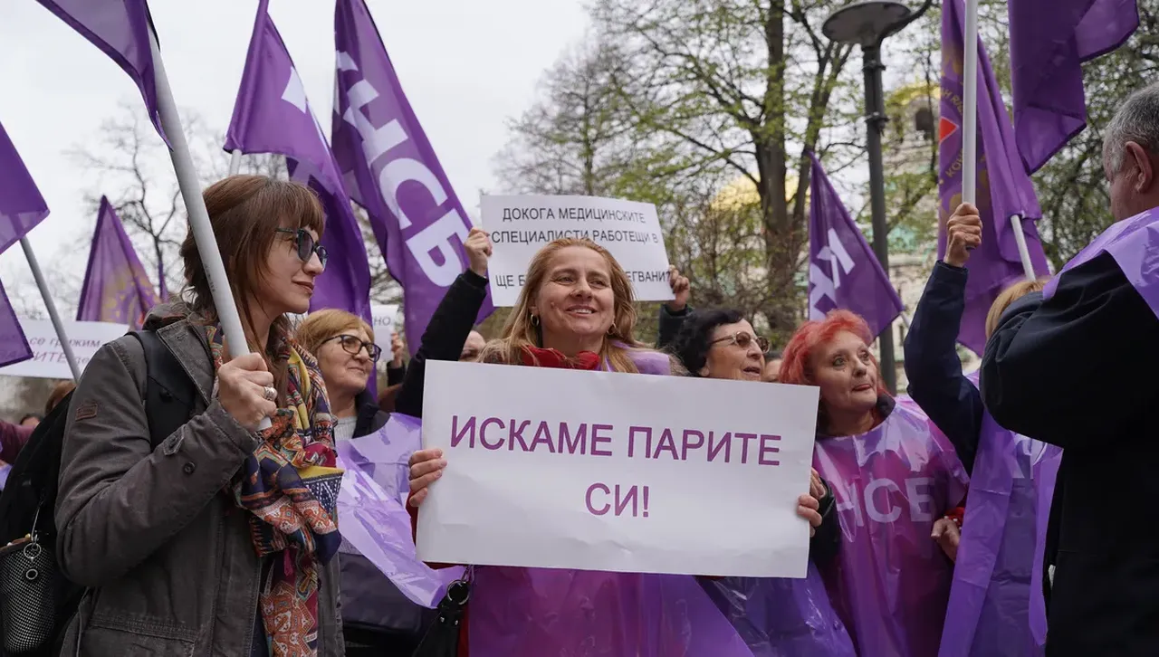 КНСБ: Минималната заплата трябва да стане 1213 лева или 620 евро от 1 януари 2026 г.