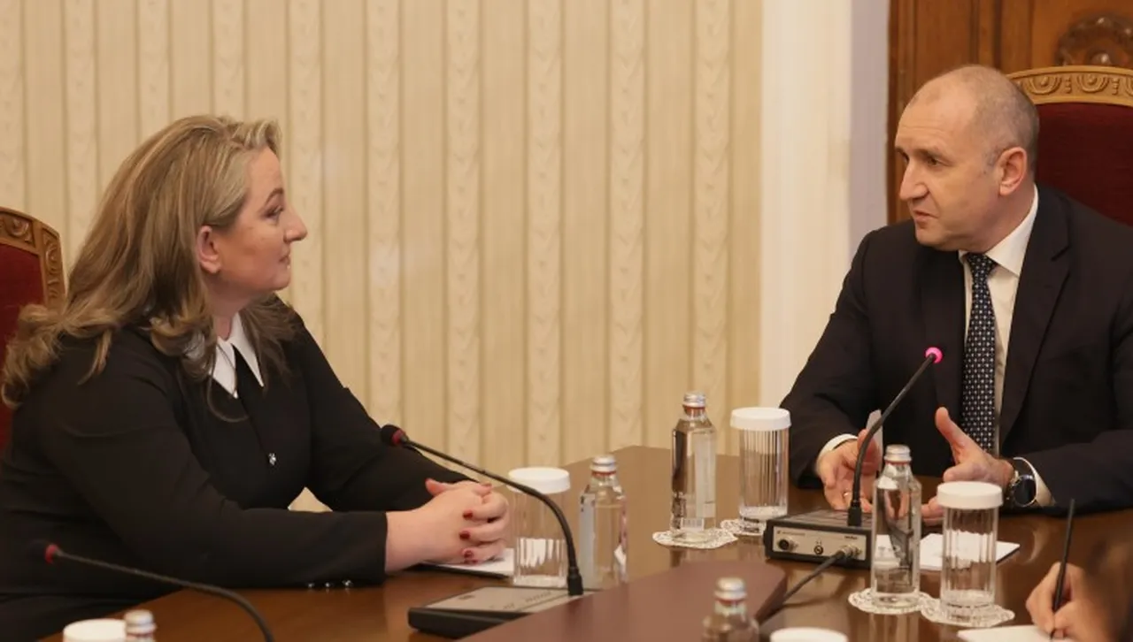 Държавният глава мъжете в ГЕРБ се крият зад жени Сачева