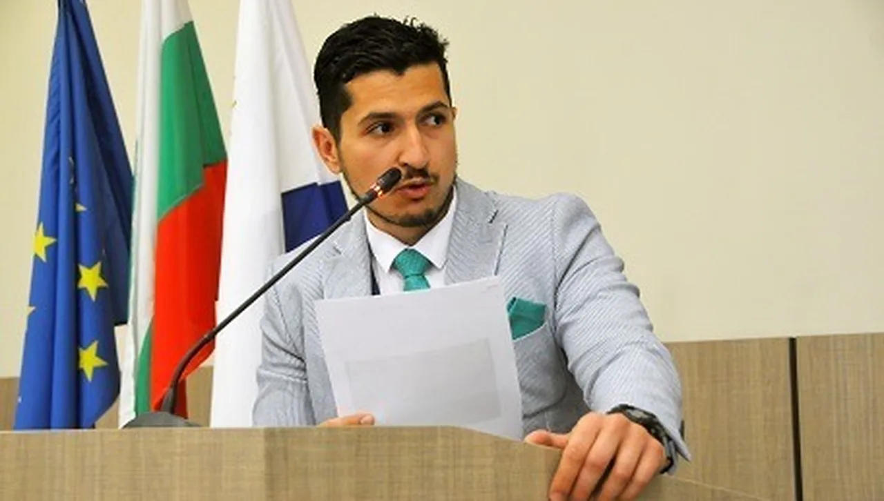 Арх. Дилян Георгиев, съветник от ПП в Бургас, съобщи, че напуска партията