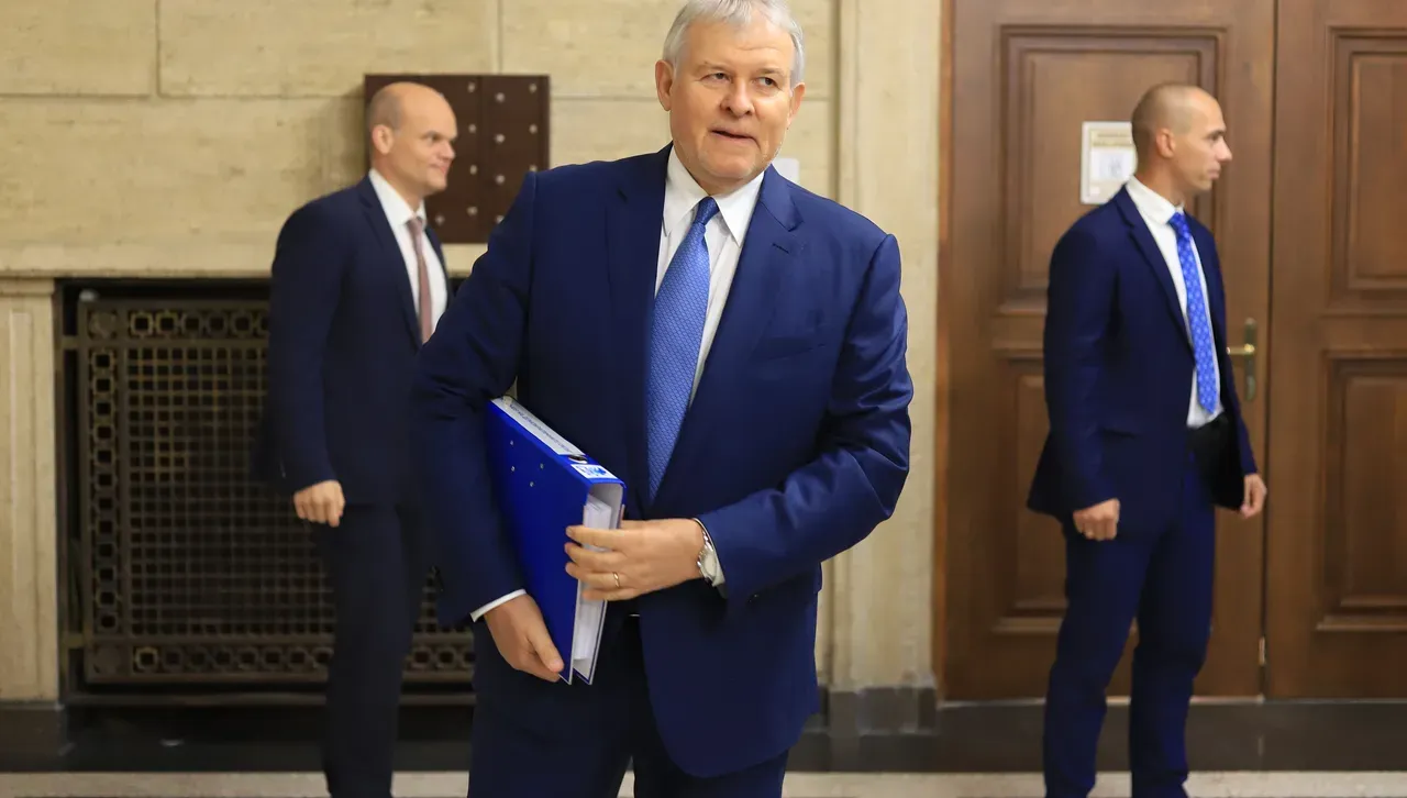 Румен Христов: Истерията в обществото ни е свързана с приемането ни в Еврозоната