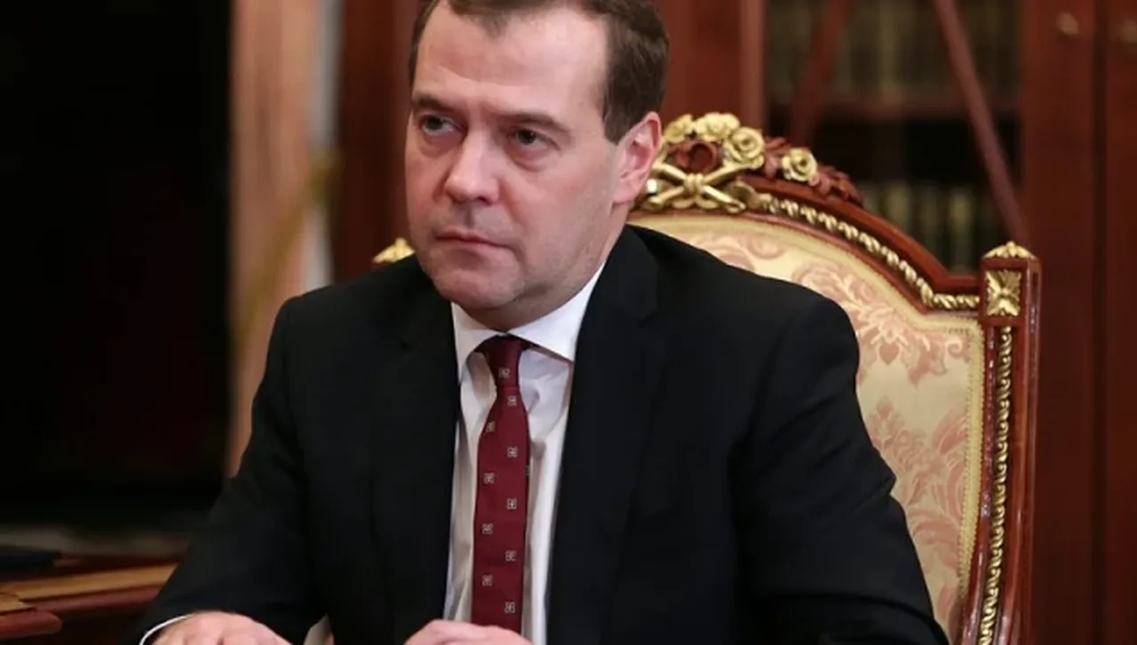 Белгийски министър към Медведев: Тихият мир е за човека, а свирепият гняв - за дивия звяр