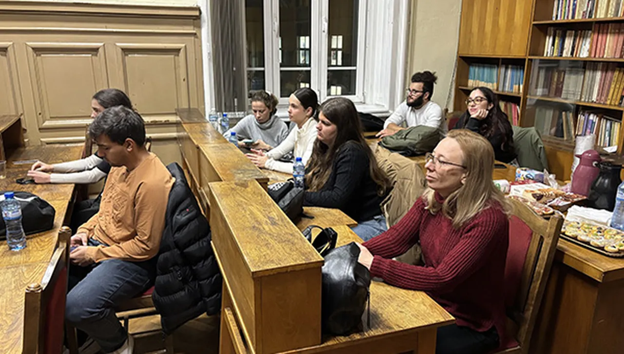 В топ 3 по доходи се нареждат завършилите военно дело, национална сигурност и информатика 