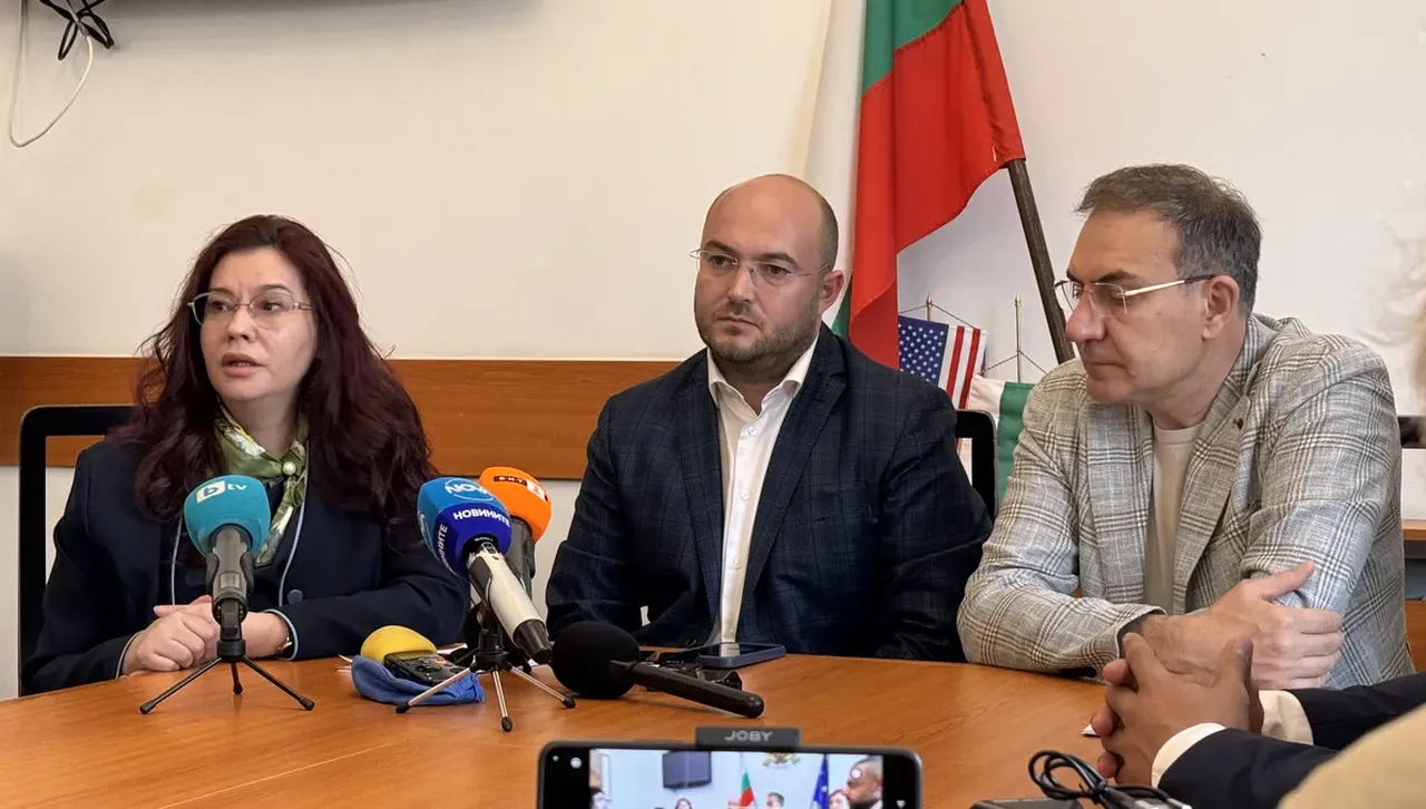 Изведоха 130 души от домове за възрастни във Варна: Единият дом е в трагично състояние