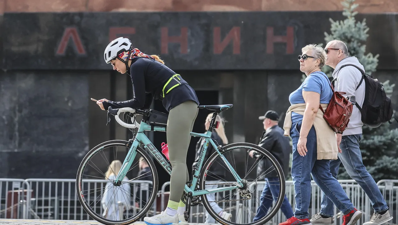 Това възприятие е в резултат от постоянната антизападна пропаганда и