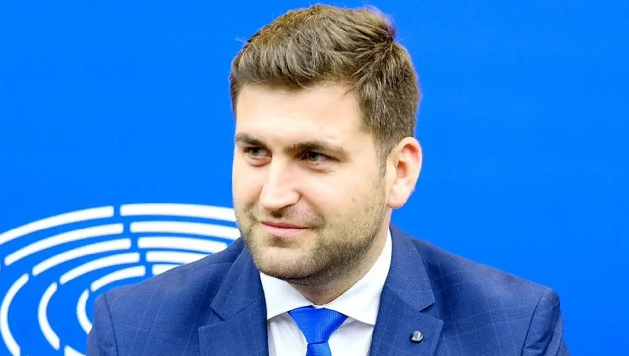 Андрей Новаков: Еврото е застрахователна полица срещу фалиране на банки