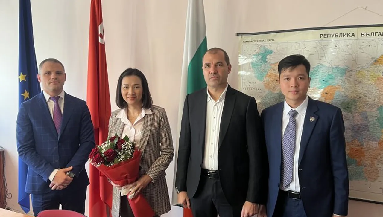 Назад към корените! БСП и Виетнамската комунистическа партия: Социализмът е действителната алтернатива 