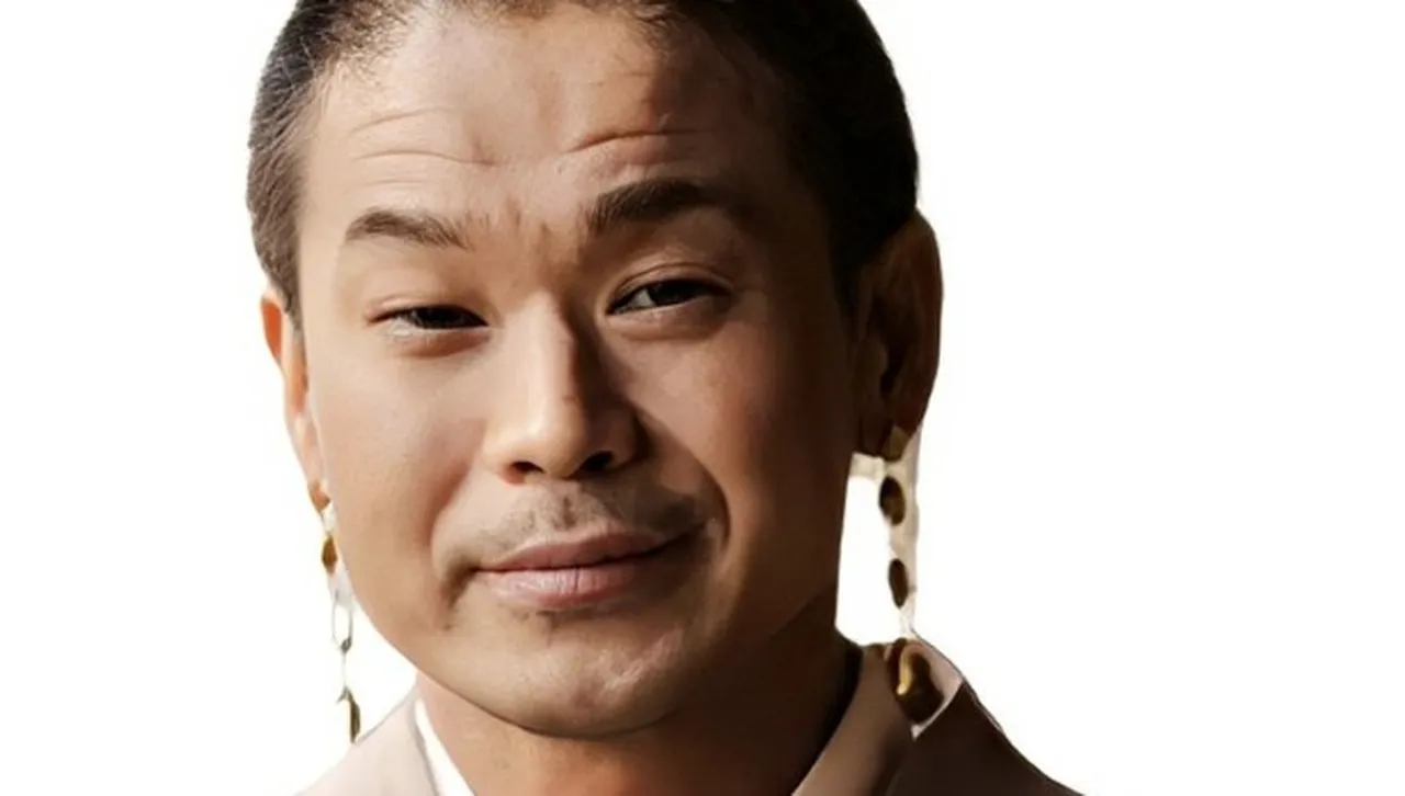 Транс-формация в стил „Оушън 1: Как транс-депутатка стана крадец на рокли и напитки 