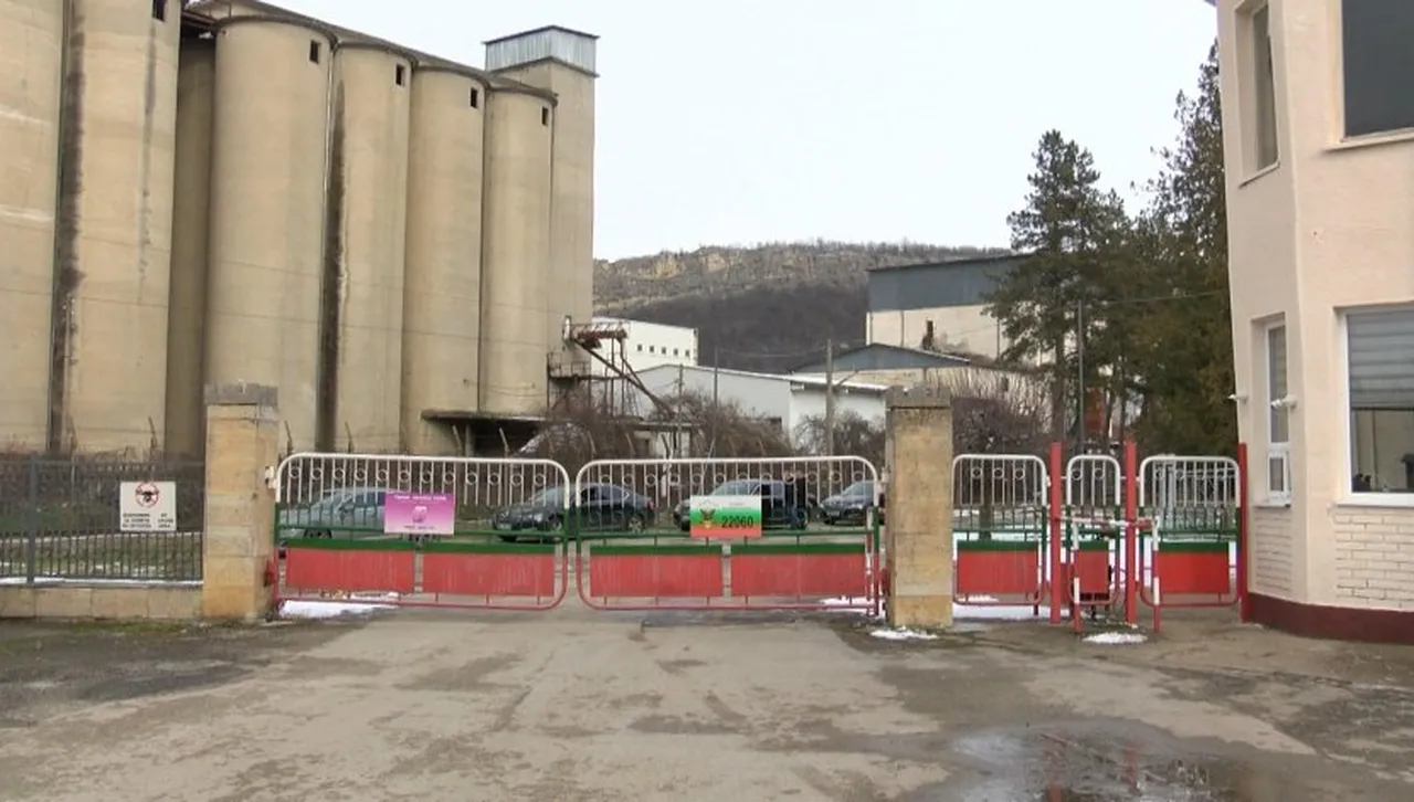 Заводът е напълно готов да започне сглобяването – има изградена