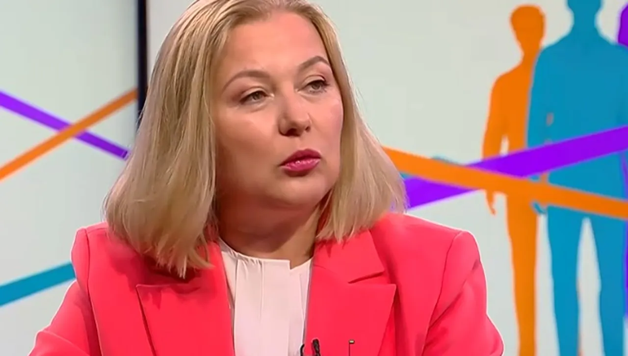 Надежда Йорданова: С атаките си срещу служебното правителство Радев се изравнява с Борисов и Пеевски