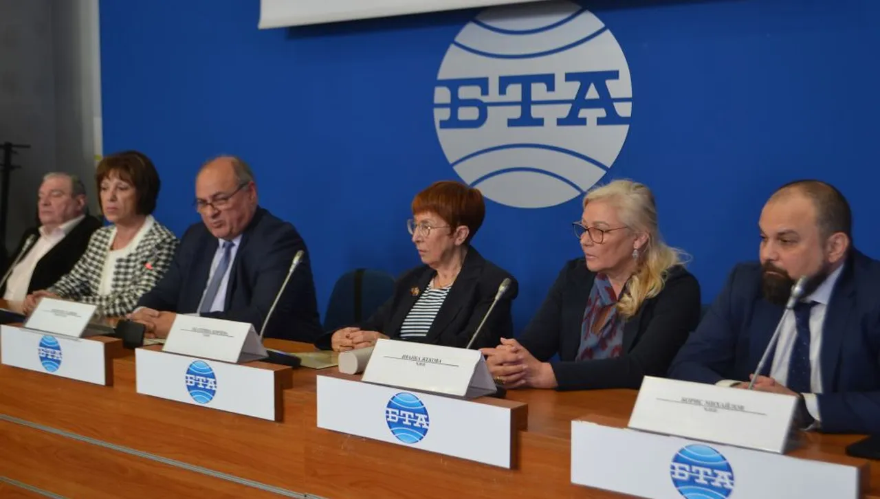 Евтим Костадинов: Обявяването на президента Георги Първанов за агент на ДС беше най-тежкият момент за Комисията по досиетата