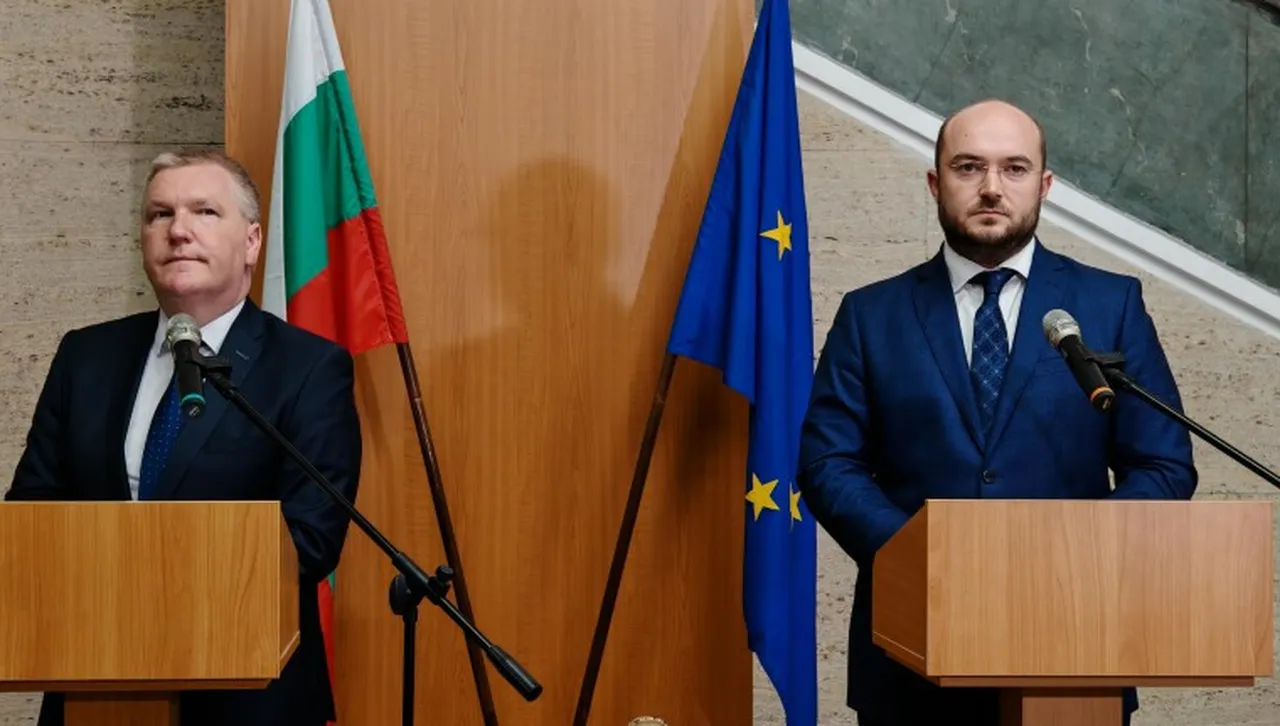 Еврокомисарят Макграт докладва за напредъка ни във върховенството на закона пред българския парламент  