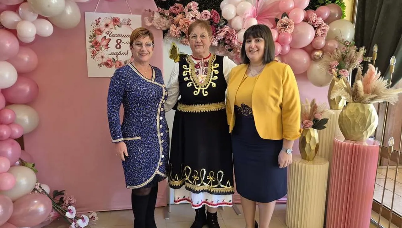 Пенсионерските клубове от Тетевен, Етрополе и Ябланица празнуваха заедно по случай 8-ми март