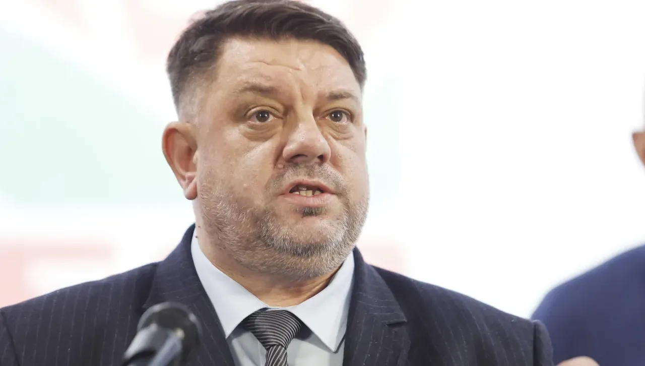 Председателя на БСП Обединена левица посочи че това съвместно управление