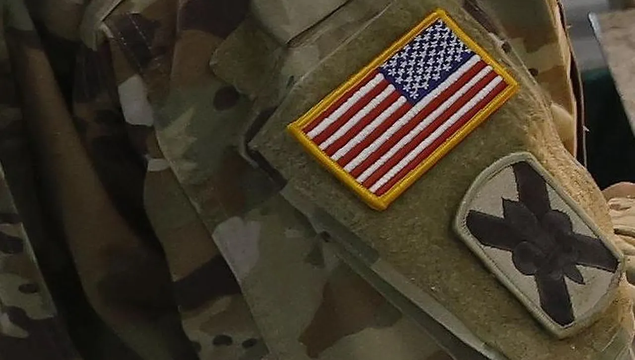 По думите на единия източник заповедта гласи военните да напуснат