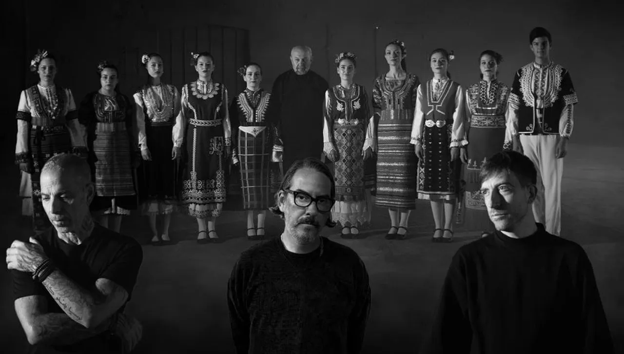 Как българският фолклор спечели сина на рок легенда от "Бийтълс"