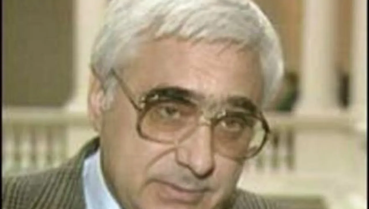 Преди 35 години - пада първото правителство на БСП със съветски премиер