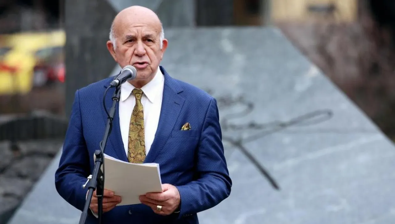 Стоян Денчев откри паметник, посветен на него