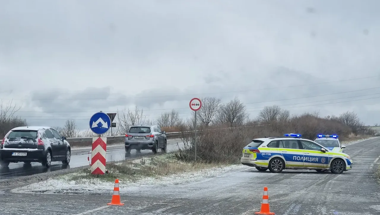 Причината е в ураганния вятър снеговалежа и снегонавяването ниските температури