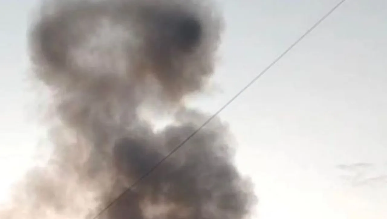 Дронове атакуваха петролни съоръжения в 3 региона на Русия, спряха полетите на летище