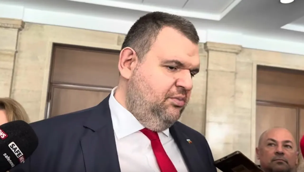 Пеевски: Хората искат справедливост, а съдът постанови "домашен арест" за младежа убил трима