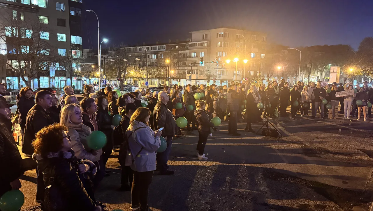 Граждани се вдигнаха на протест срещу поскъпването на паркирането в София