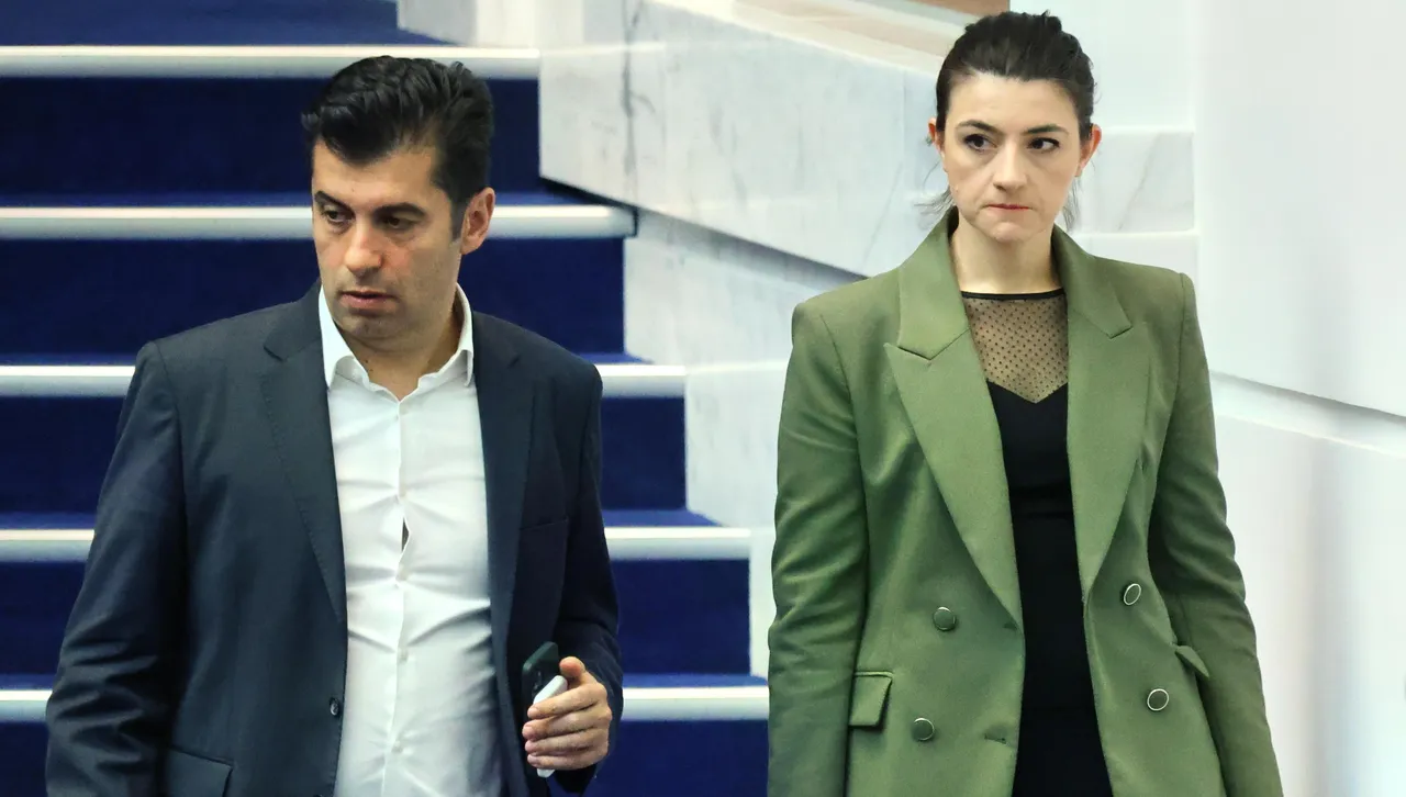 Делото на Кирил Петков срещу Делян Пеевски е за 5000 лв.