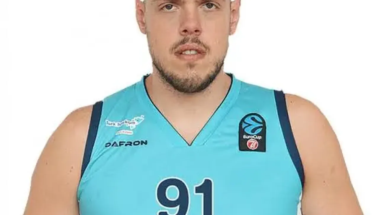 Режимът в Белград арестува известния сръбски баскетболист Владимир Щимац, участвал в протеста срещу Вучич