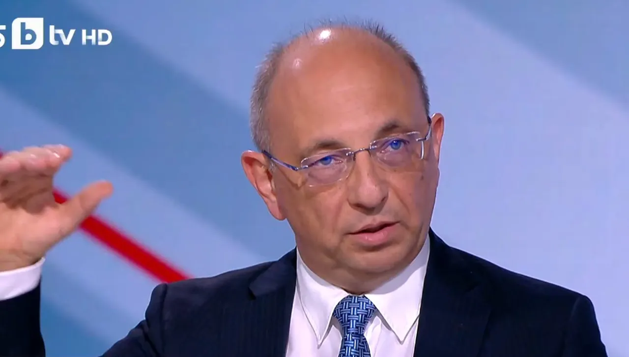 Николай Василев: Сегашното поколение политици харчи по социалистически