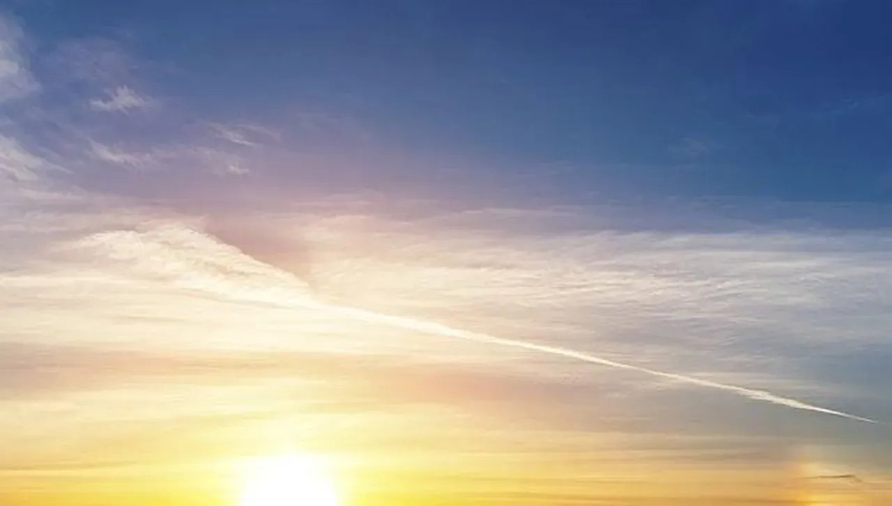 Предимно слънчево, в сутрешните часове с облачност и на места с мъгли 