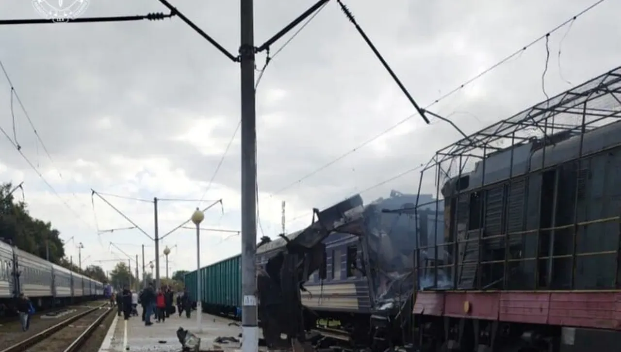 Руски въздушни удари повредиха ж.п. транспорта в 3 района на Украйна